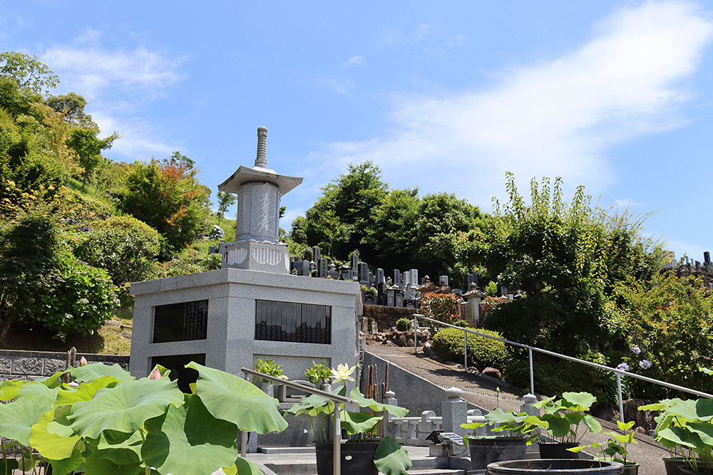 静岡県伊豆の国市の龍源寺の永代供養塔