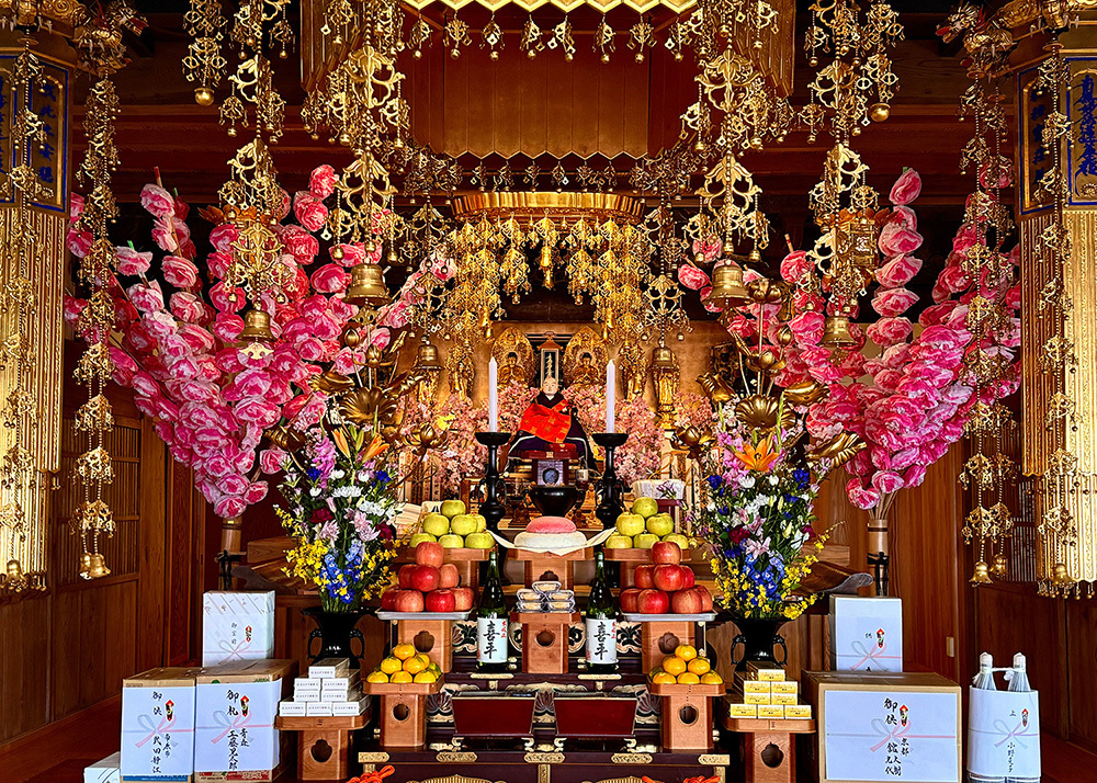 静岡県伊豆の国市大仁の龍源寺の本堂御宝前